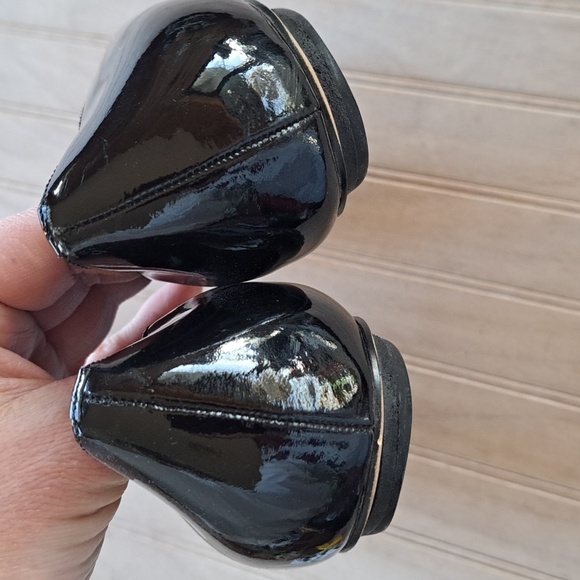 Ellen Tracy Candace Patent Leather Dressy  Classy Quality Elagant Nuetral Flats - Picture 4 of 11